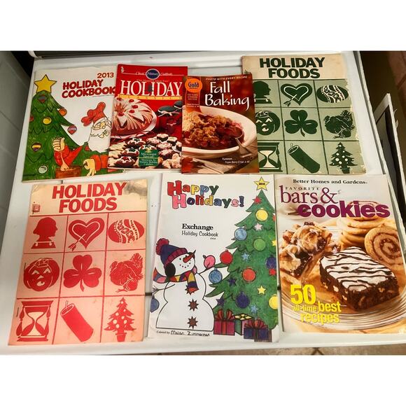 Assorted Vintage Holiday Christmas Cookbooks, Magazines, Fall, Holiday, Sweets - Picture 1 of 8